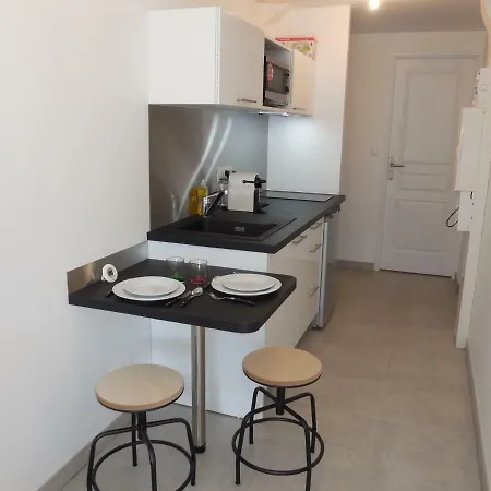 In 4 Proche Airbus A St Martin Du Touch