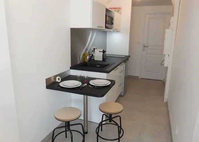 In 4 Proche Airbus A St Martin Du Touch