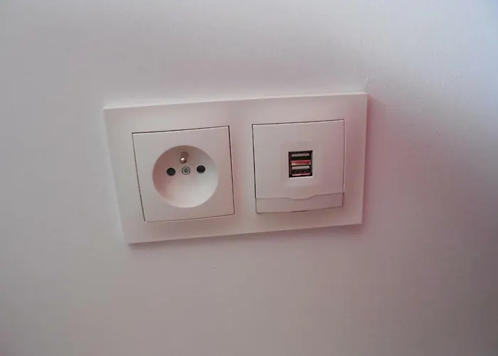 In 4 Proche Airbus A St Martin Du Touch